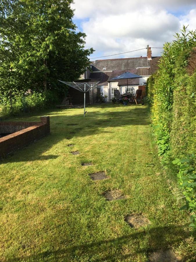 The Cottage Ystradgynlais Exterior photo